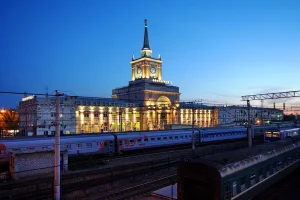 Вокзал отправления поезда Таврия Волгоград - Симферополь в Гурзуф