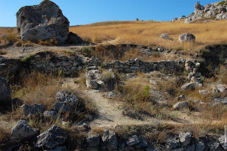 Античное городище Гераклий на мысе Казантип недалеко от Семи Колодезей