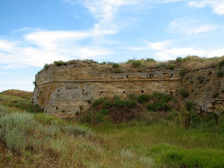 Арабатская крепость недалеко от Владиславовки
